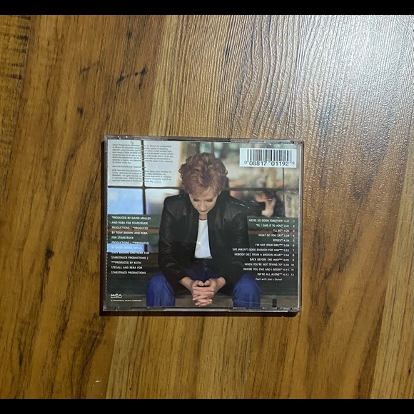 🎉Host Pick🎉 Reba McEntire CD 💿 So Good Together - Picture 6 of 16